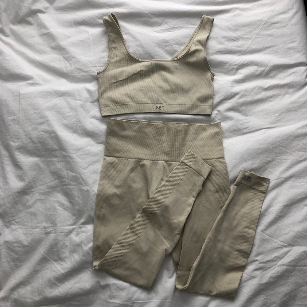 Set Active Set Oatmilk Leggings and Bra